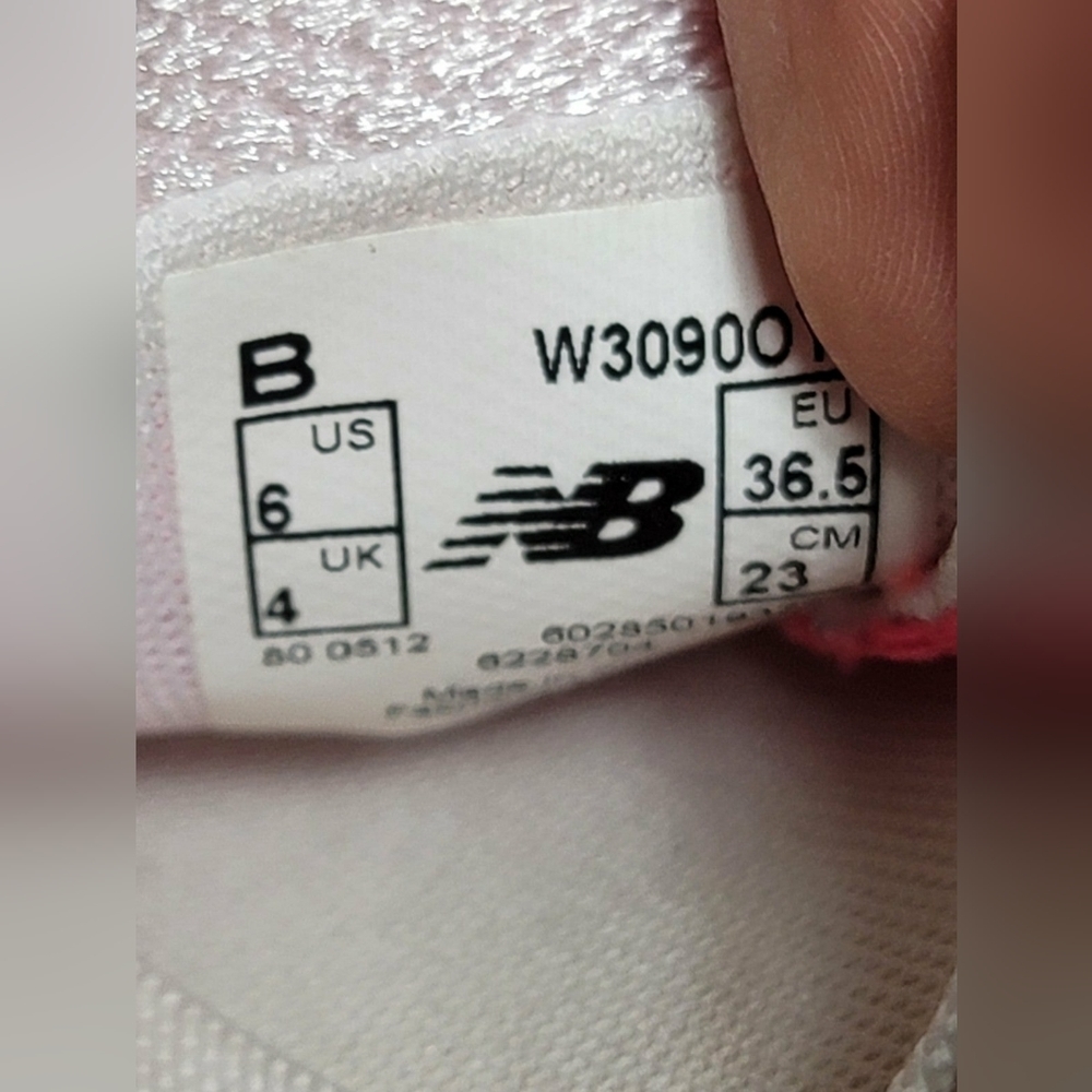 New Balance Minimus REVLite Woman's Sneakers Sz 6B - Picture 7 of 8